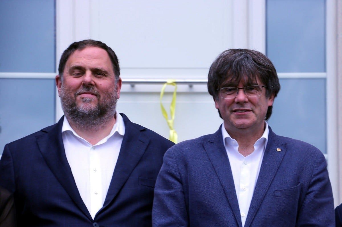 Retrobament entre Junqueras i Puigdemont després dels indults.