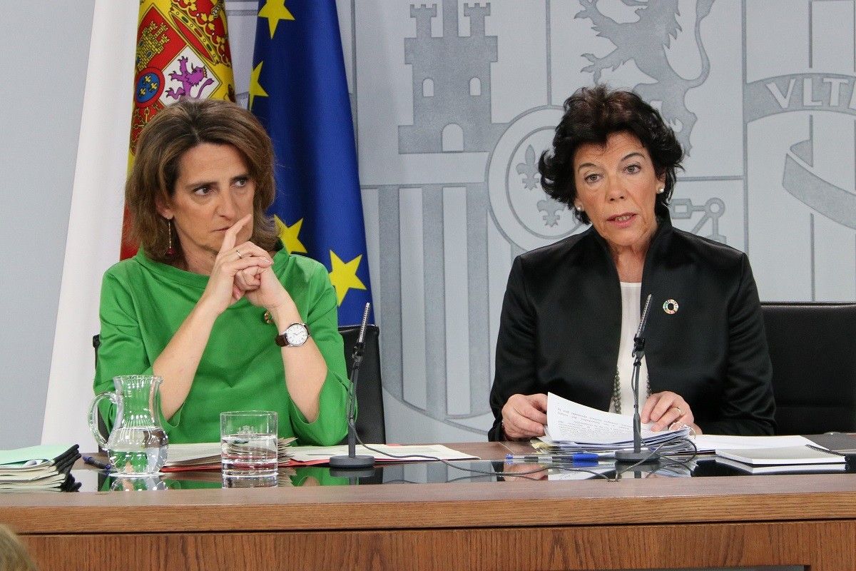 Les ministres Isabel Celaá i Teresa Ribera, aquest divendres a la Moncloa
