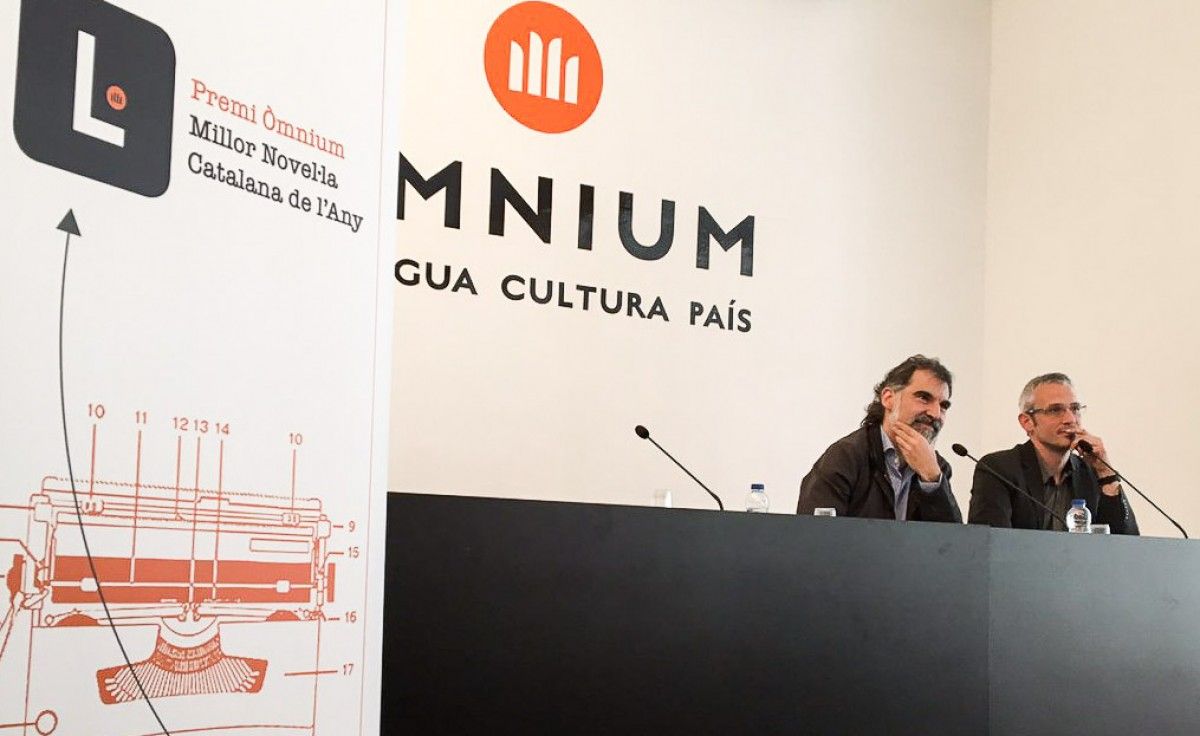 Jordi Cuixart i Jordi Lon, en la roda de premsa del nou Premi Òmnium