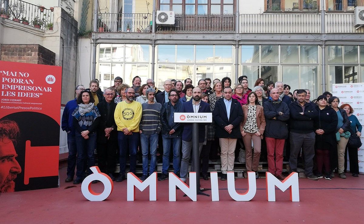 Declaració institucional d'Òmnium Cultural, abans de la declaració de Cuixart.