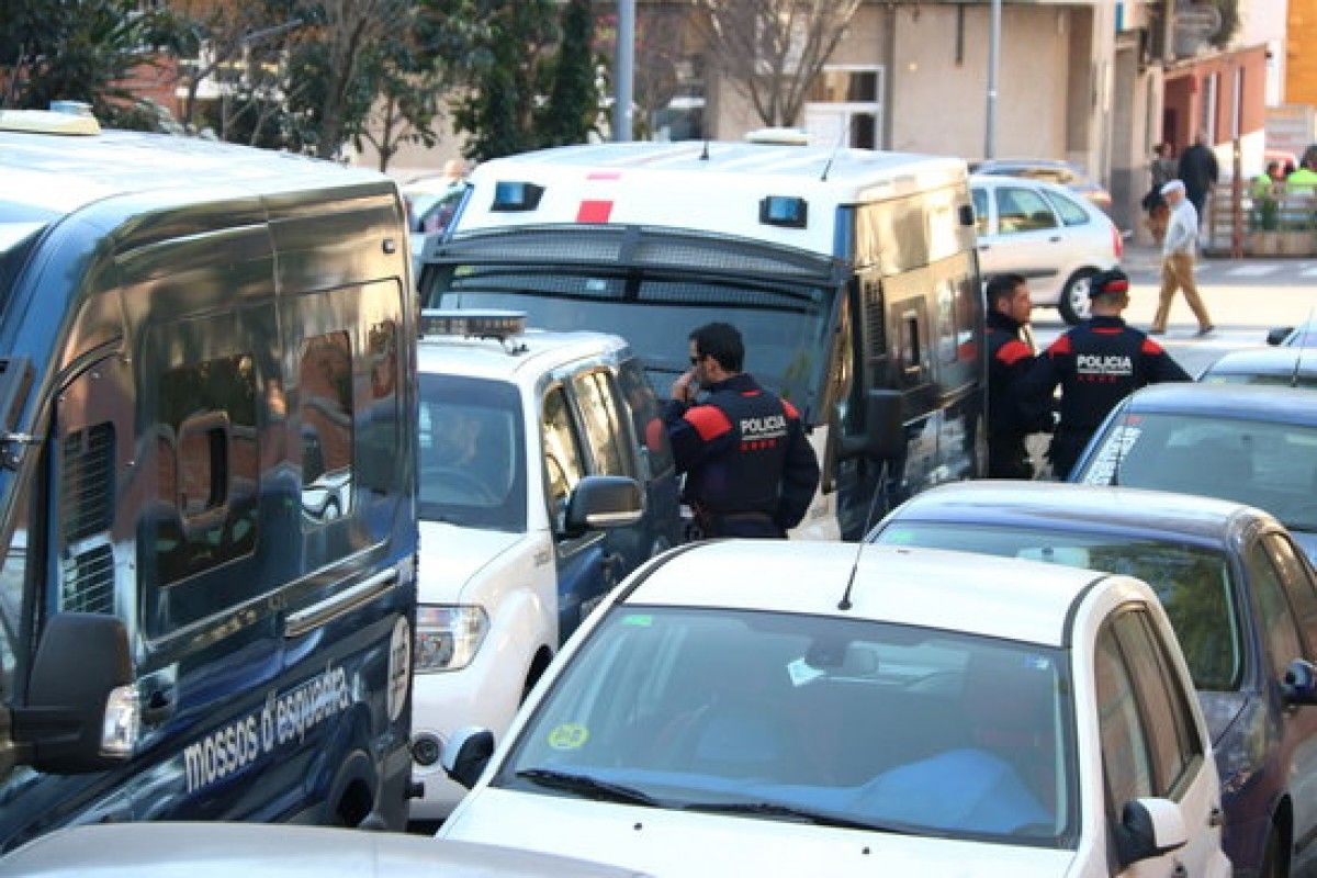 Operatiu policial dels Mossos d'Esquadra a Terrassa
