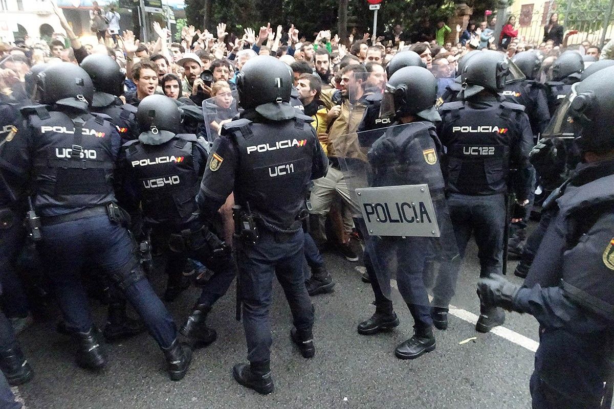 Actuació de la policia nacional el dia del referèndum a Barcelona