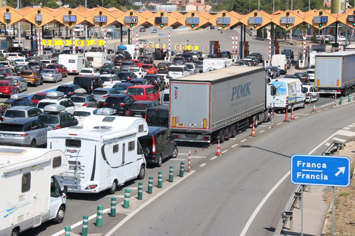 Peatge prop de la Jonquera, a l'entrada de la Catalunya Nord