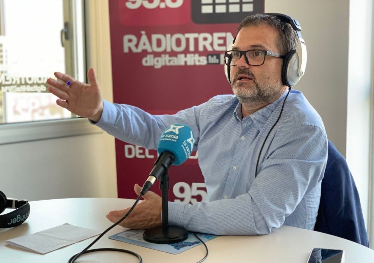 Ricard Pérez, durant l'entrevista a Ràdio Tremp.