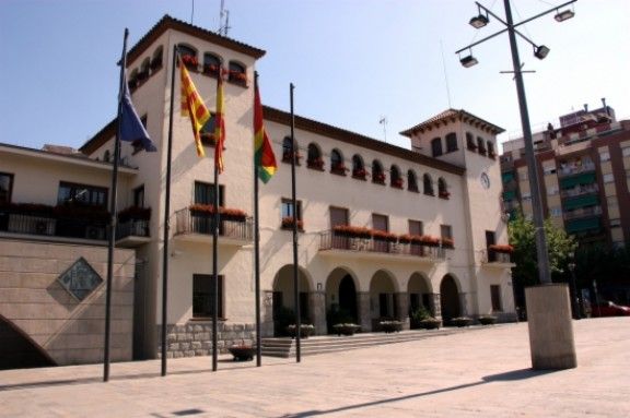 Façana de l'Ajuntament de Barberà del Vallès