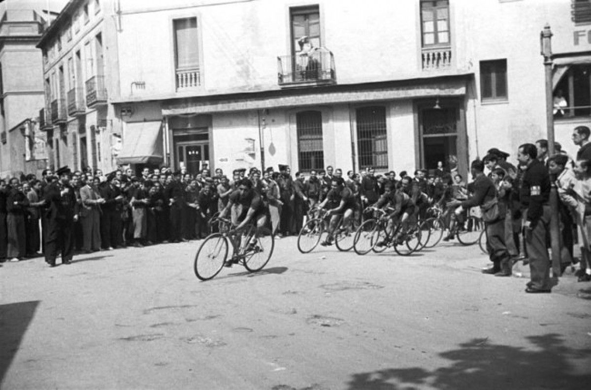Corredors de la cursa Pedal Antifeixista, l'any 1937