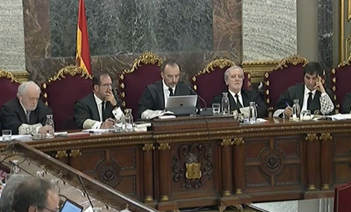 El Tribunal Suprem, presidit per Manuel Marchena, durant la declaració de la secretària judicial