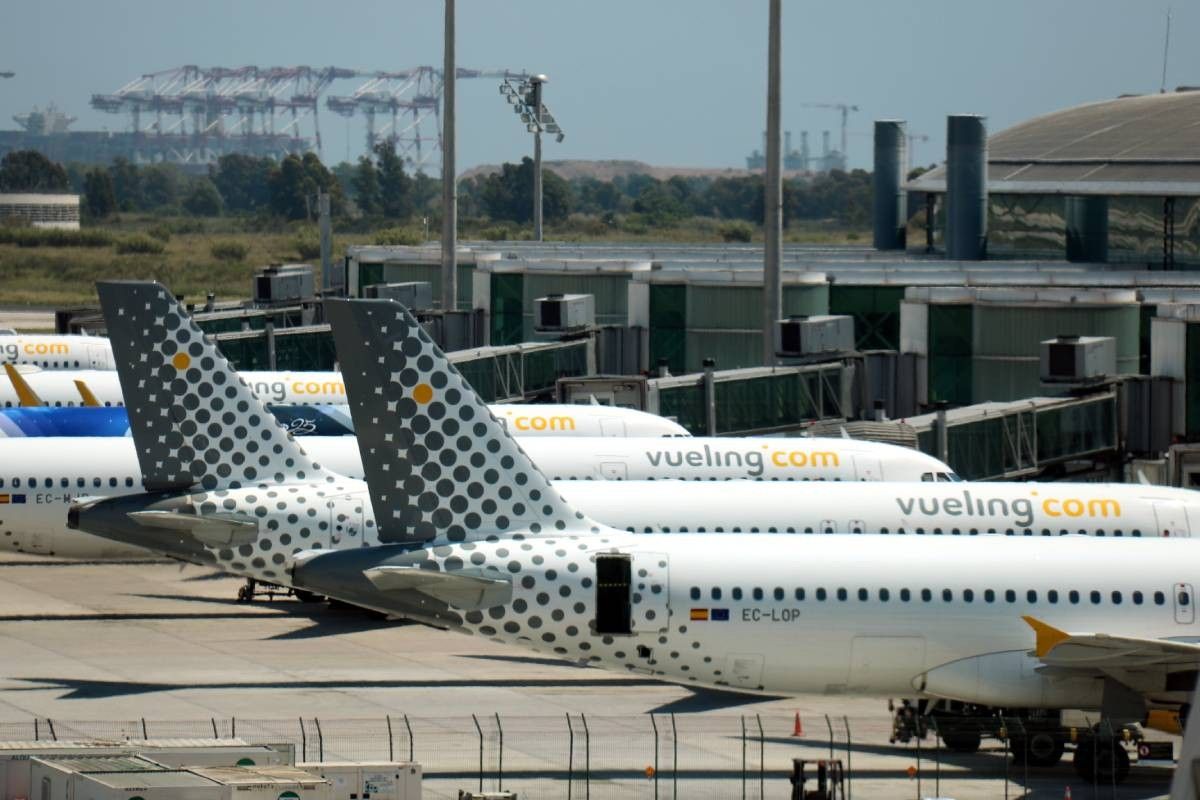 Diversos avions a l'aeroport del Prat.