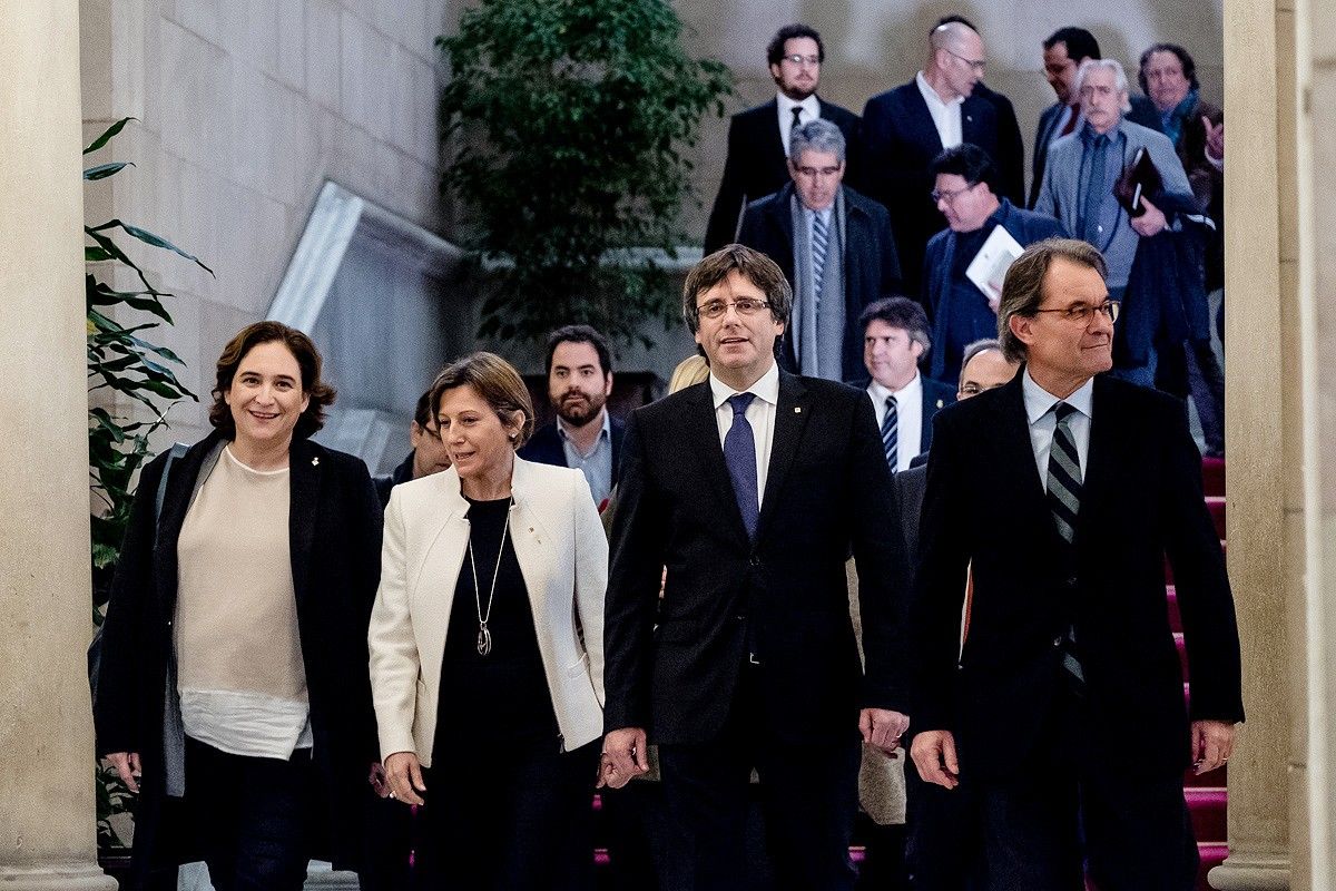 Colau, Forcadell, Puigdemont i Mas, a la reunió del Pacte Nacional pel Referèndum