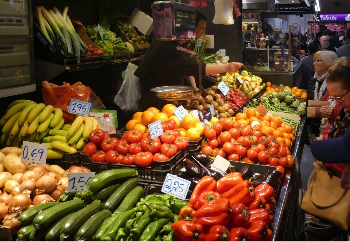 Fruita i verdura, en un mercat