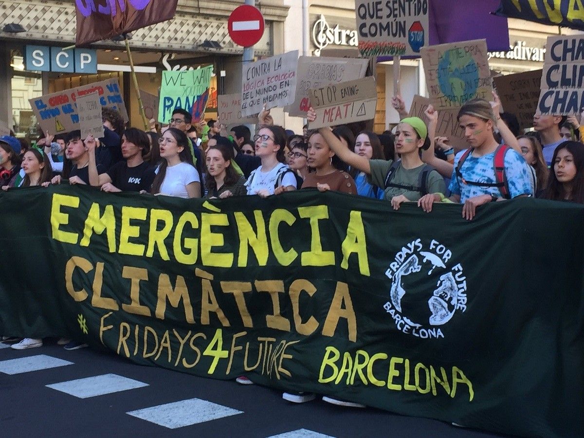 Més de 2.000 estudiants s'han manifestat a Barcelona