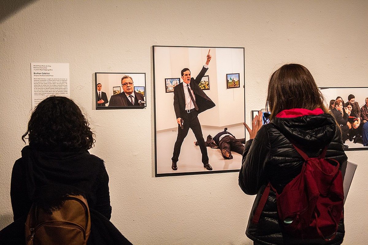 L'exposició del World Press Photo mostra les imatges més destacades de l'any