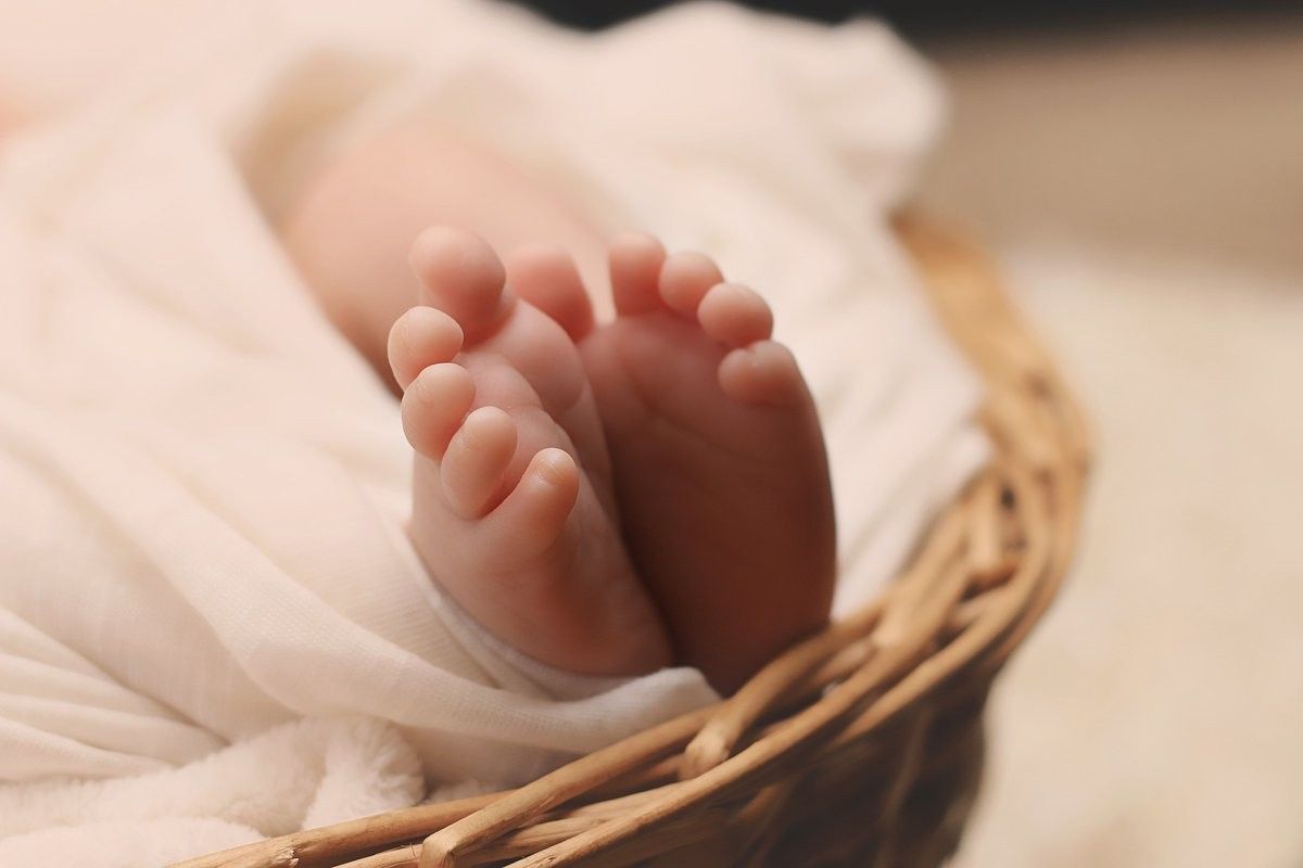 Imatge d'arxiu d'un nadó recent nascut