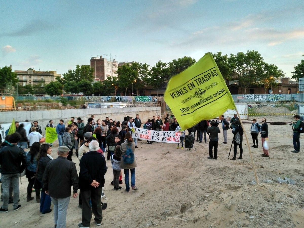Manifestació contra la massificació turística al Poblenou