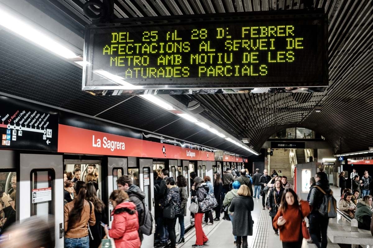 Segona jornada de vaga al metro de Barcelona coincidint amb el Mobile World Congress
