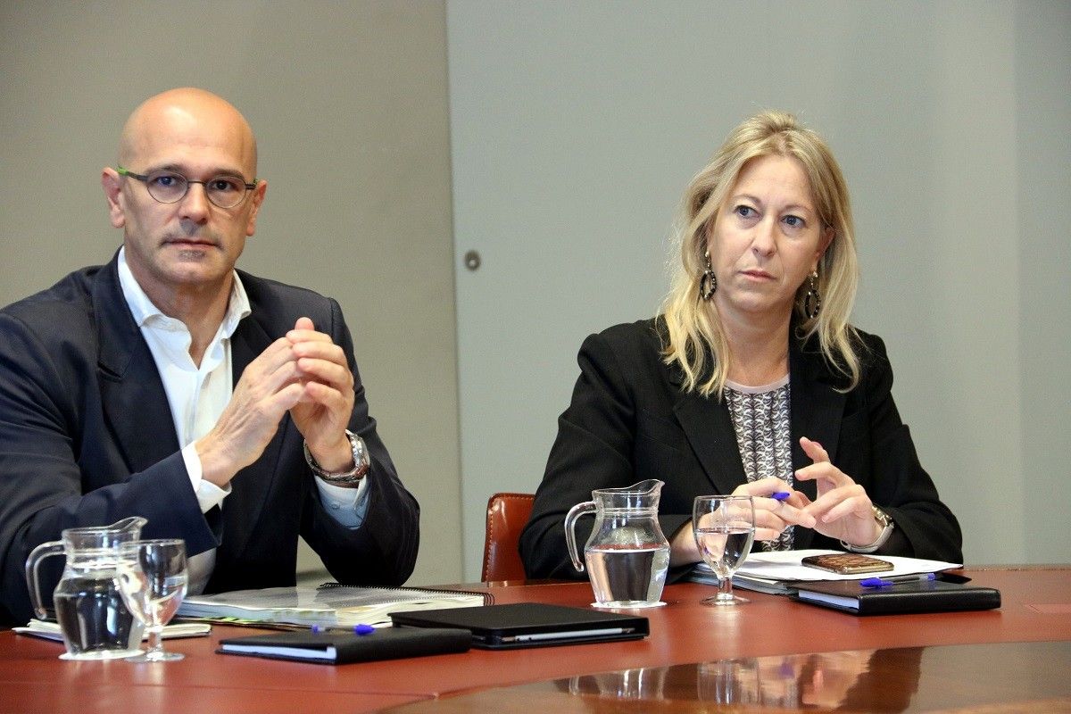 Raül Romeva i Neus Munté, durant la reunió del Govern del 9 de maig del 2017