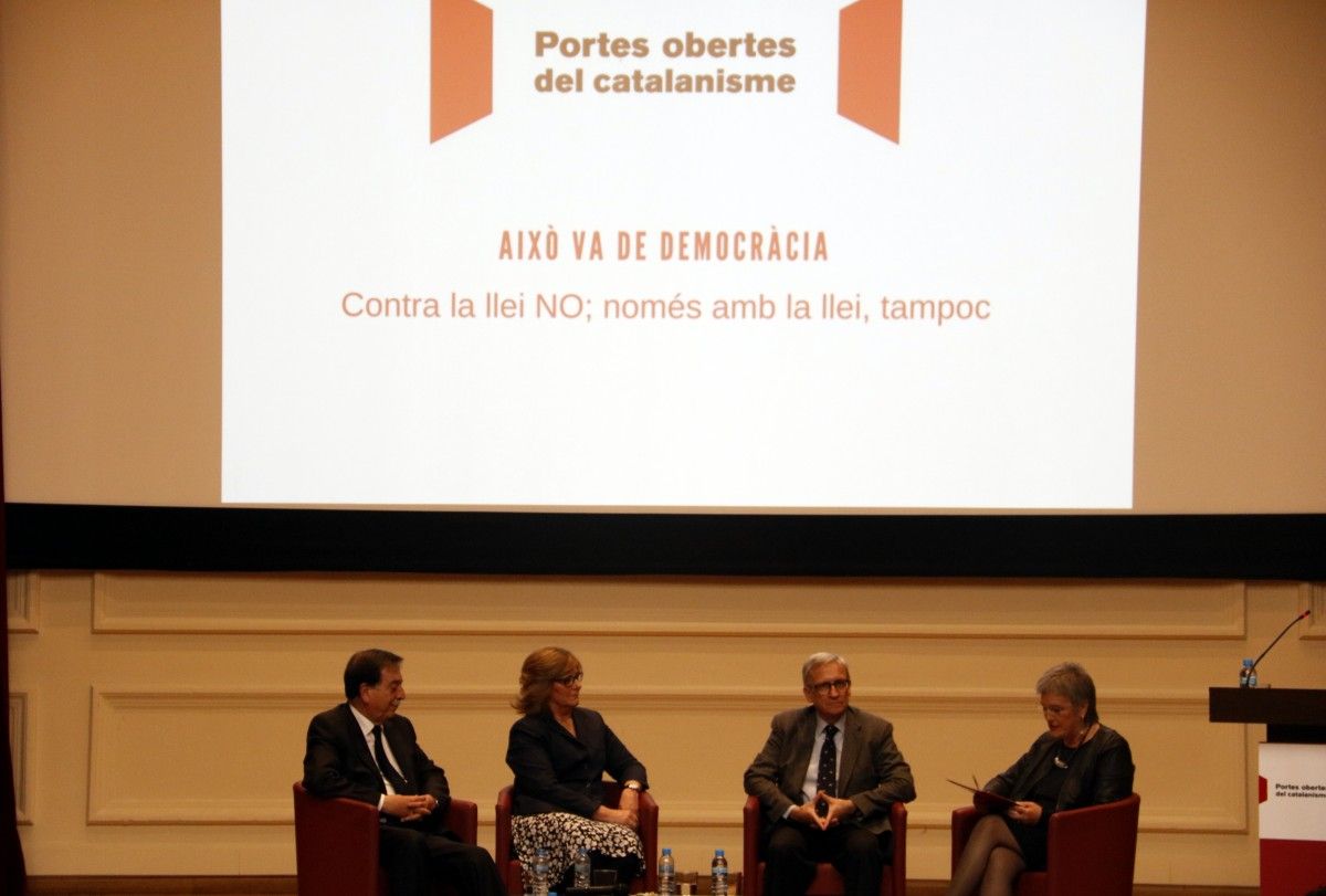 Eugeni Gay, Pilar Fernández Bozal i Xavier Arbós, a l'acte de Portes Obertes del Catalanisme