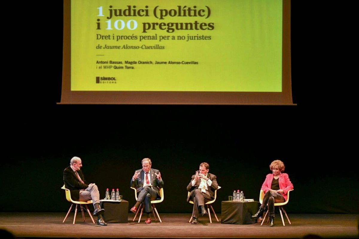 Presentació del llibre de Jaume Alonso-Cuevillas al Teatre Poliorama