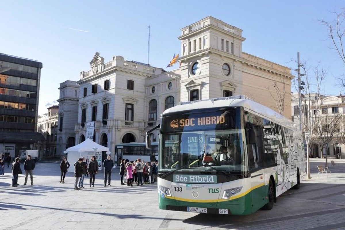 Un bus híbrid de la xarxa de Sabadell