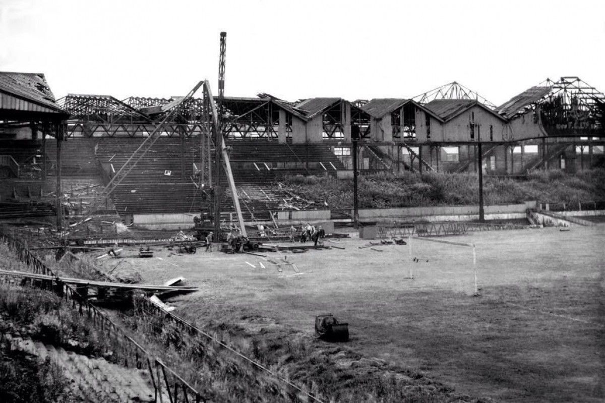 Treballs de reconstrucció a Old Trafford després de la Segona Guerra Mundial