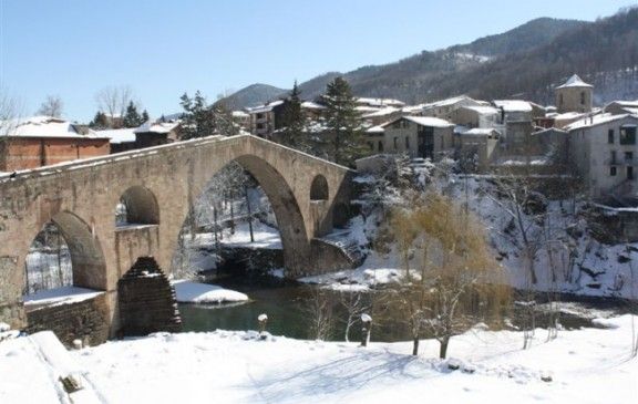 Estampa hivernal del pont de Sant Joan