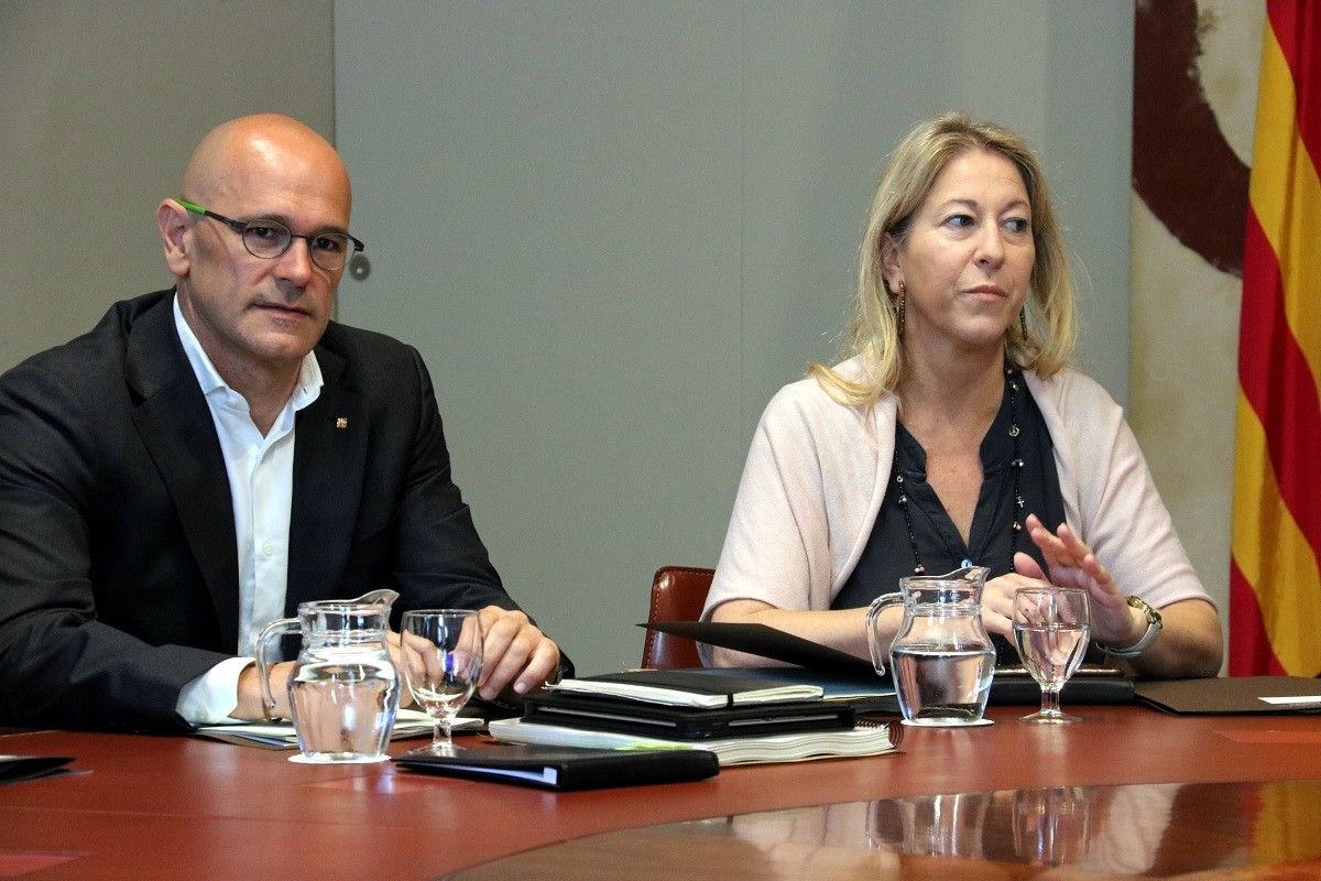 Raül Romeva i Neus Munté, durant la reunió del Govern del 6 de juny del 2017