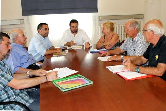 Imatge de la trobada que han mantingut els representants municipals amb els de la Comissió pro-residència.