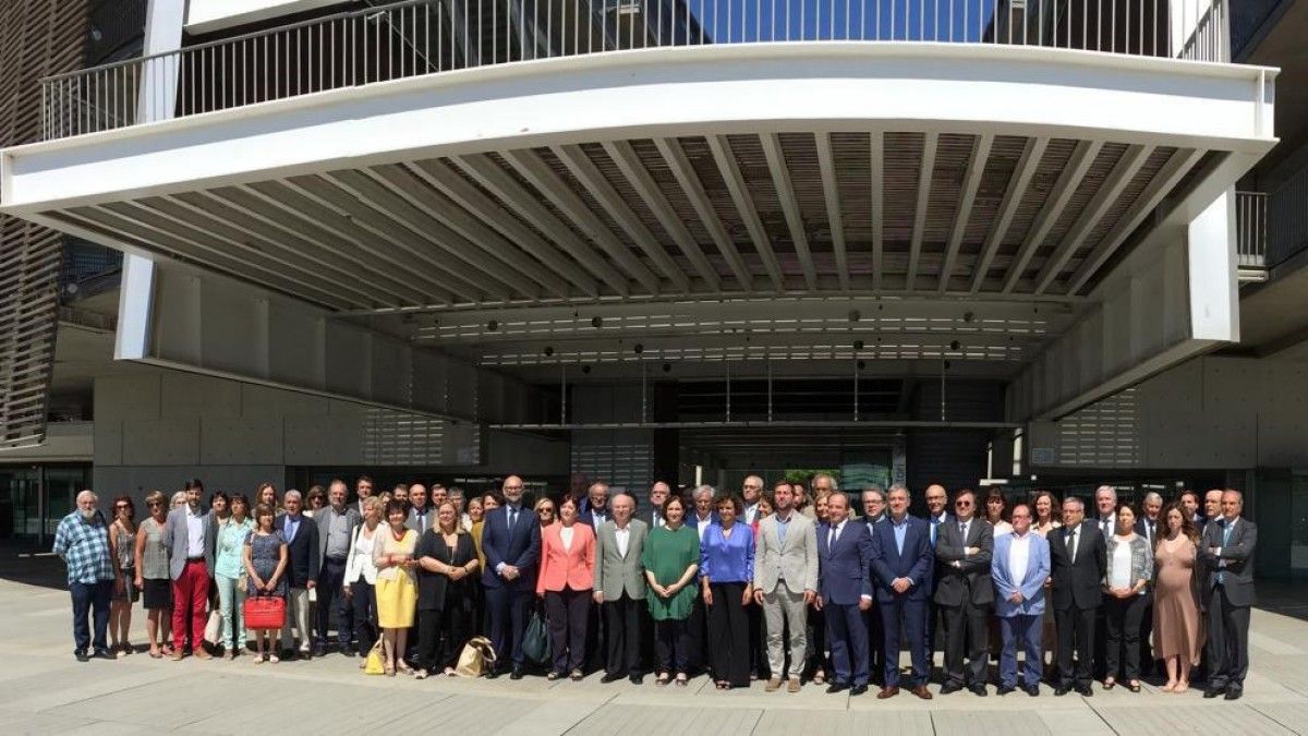 Foto de família dels ambaixadors que promouran la candidatura de Barcelona