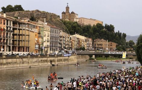 Embarcacions a l'arribada de Balaguer. Foto: ACN