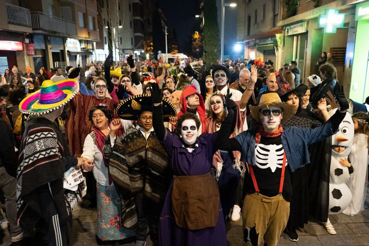 Carnaval i Carnestoltes són paraules equivalents en català