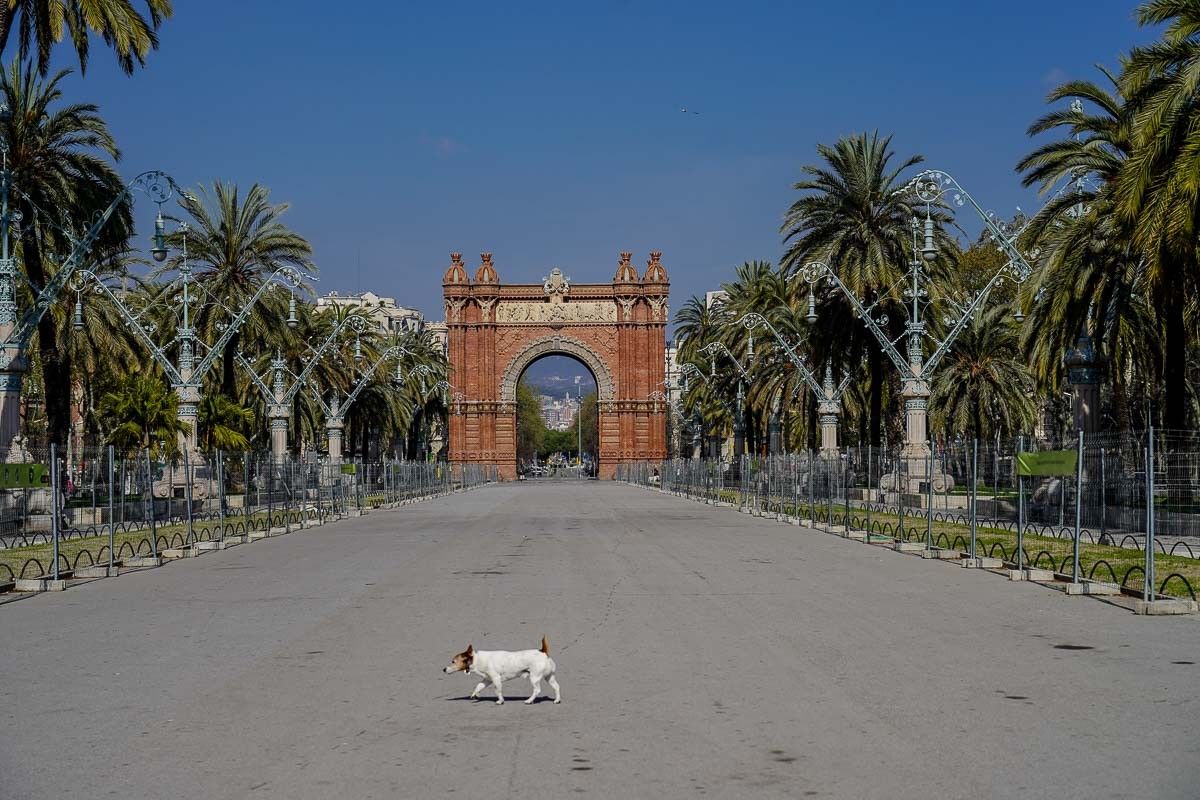 El Passeig de Lluís Companys, buit pel confinament