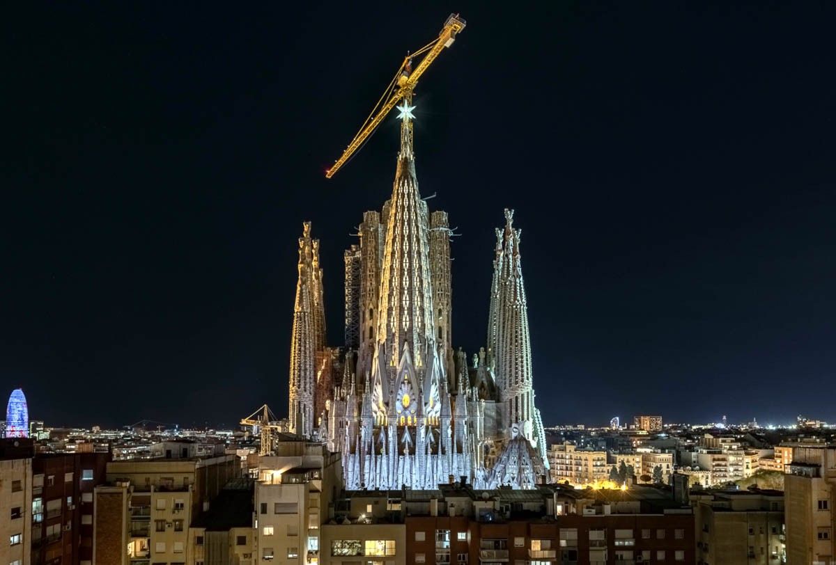 Sagrada Família de nit