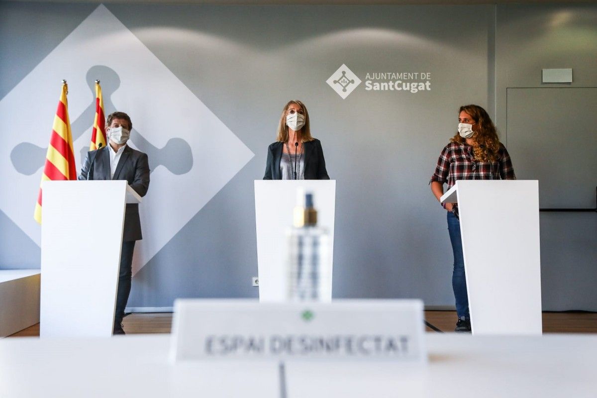 Mireia Ingla, Pere Soler i Núria Gibert en roda de premsa del coronavirus. 