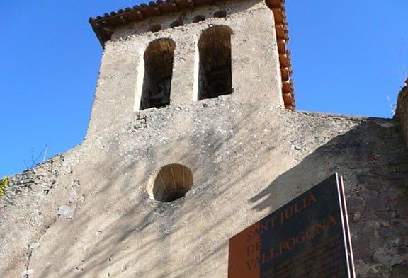 Façana de l'església de Sant Julià de Vallfogona.