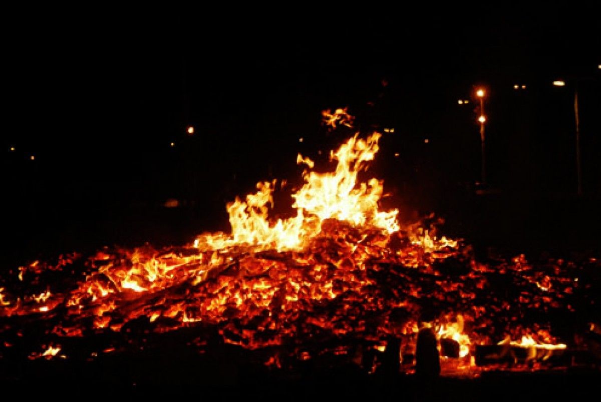 Una foguera de Sant Joan a Granollers