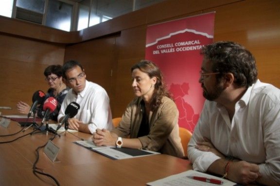 El president del Consell Comarcal del Vallès Occidental, Ignasi Giménez,  acompanyat per l'alcaldessa de Sant Cugat, Mercè Conesa, l'alcalde de Sabadell, Juli Fernández, i la tinent d'alcalde de Terrassa, Rosa Maria Rivera. 