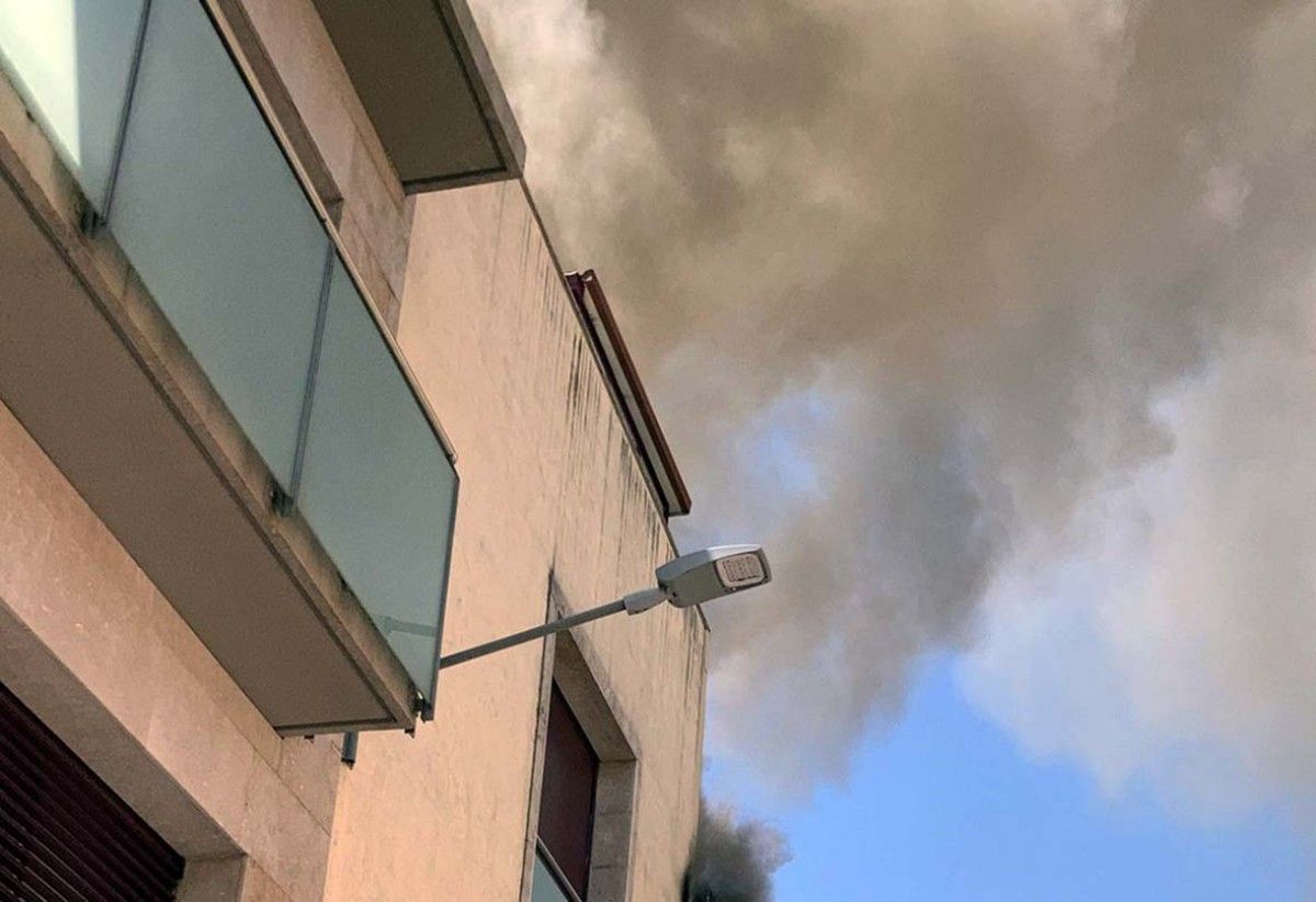 El fum que sortia de l'edifici 