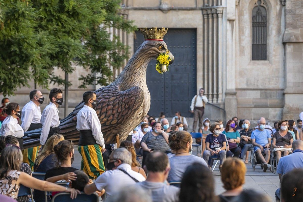 La nova figura, preparada per presentar-se en públic 