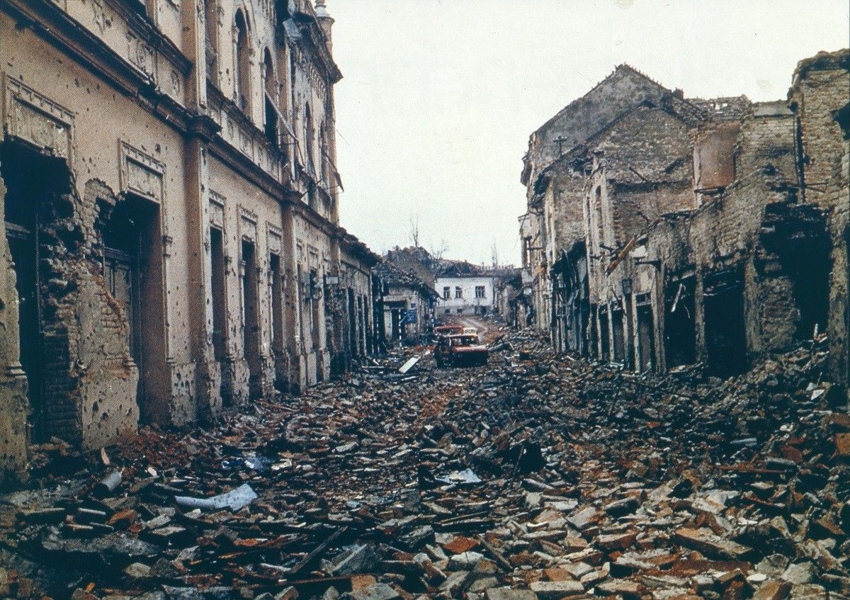 El centre de la ciutat de Vukovar, completament destruït després de la conquesta sèrbia del 18 de novembre de 1991