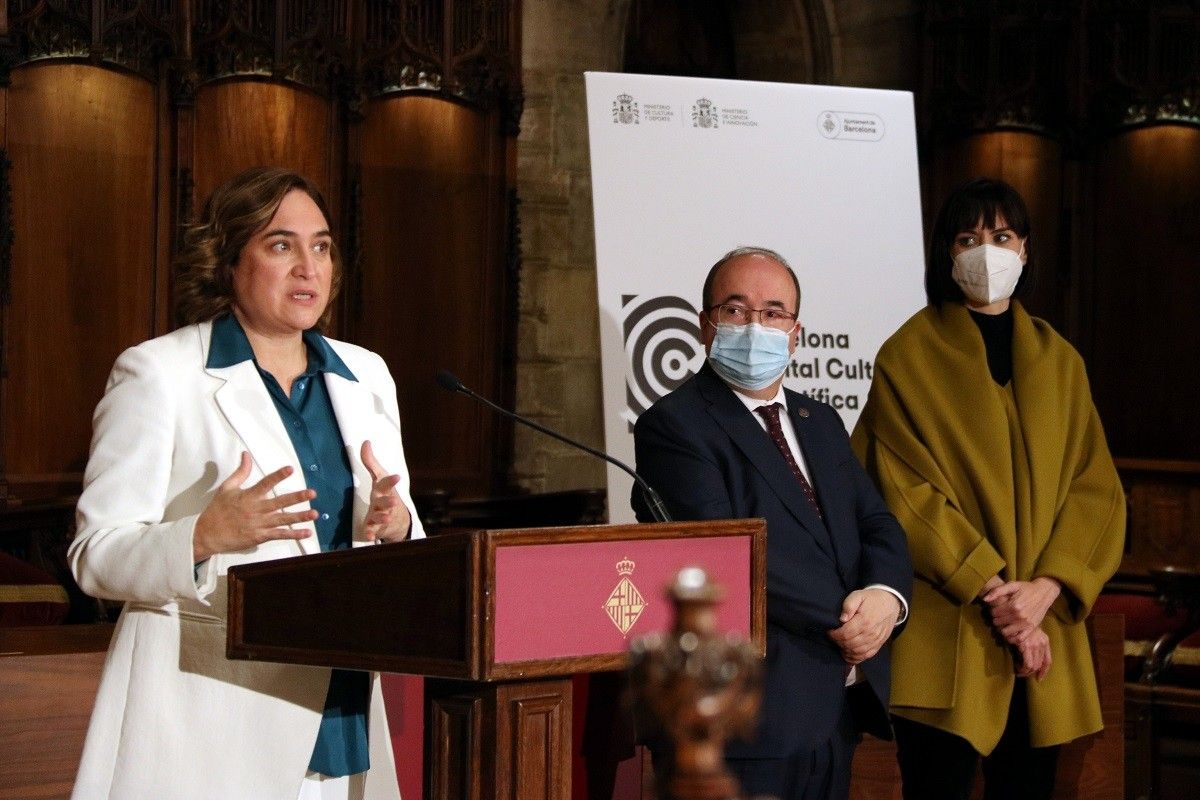 L'alcaldessa de Barcelona, Ada Colau, el ministre de Cultura i Esport, Miquel Iceta, i la ministra de Ciència i Innovació, Diana Morant
