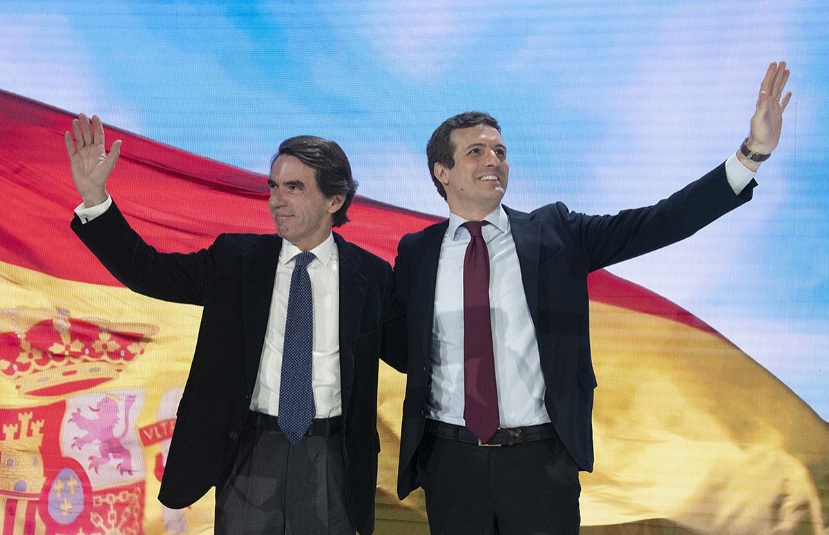 L'expresident José María Aznar i el líder del PP, Pablo Casado, en un acte de fa uns mesos.
