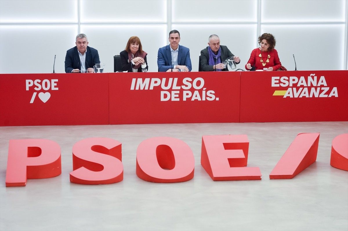 La direcció del PSOE en una imatge de la comissió executiva del PSOE