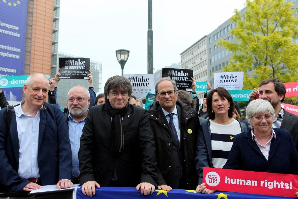  Puigdemont, Torra, Comín, Ponsatí i Puig, en una concentració davant la seu de la Comissió Europea aquest dijous