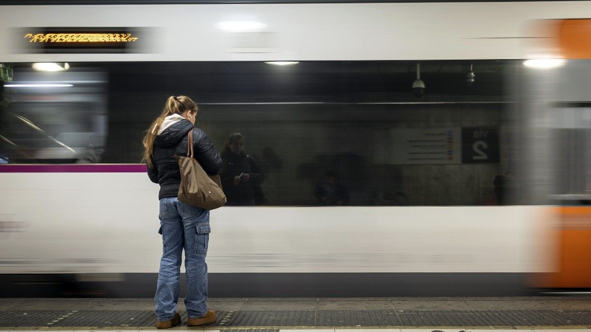 Usuaris de Rodalies, a la estació de plaça Catalunya