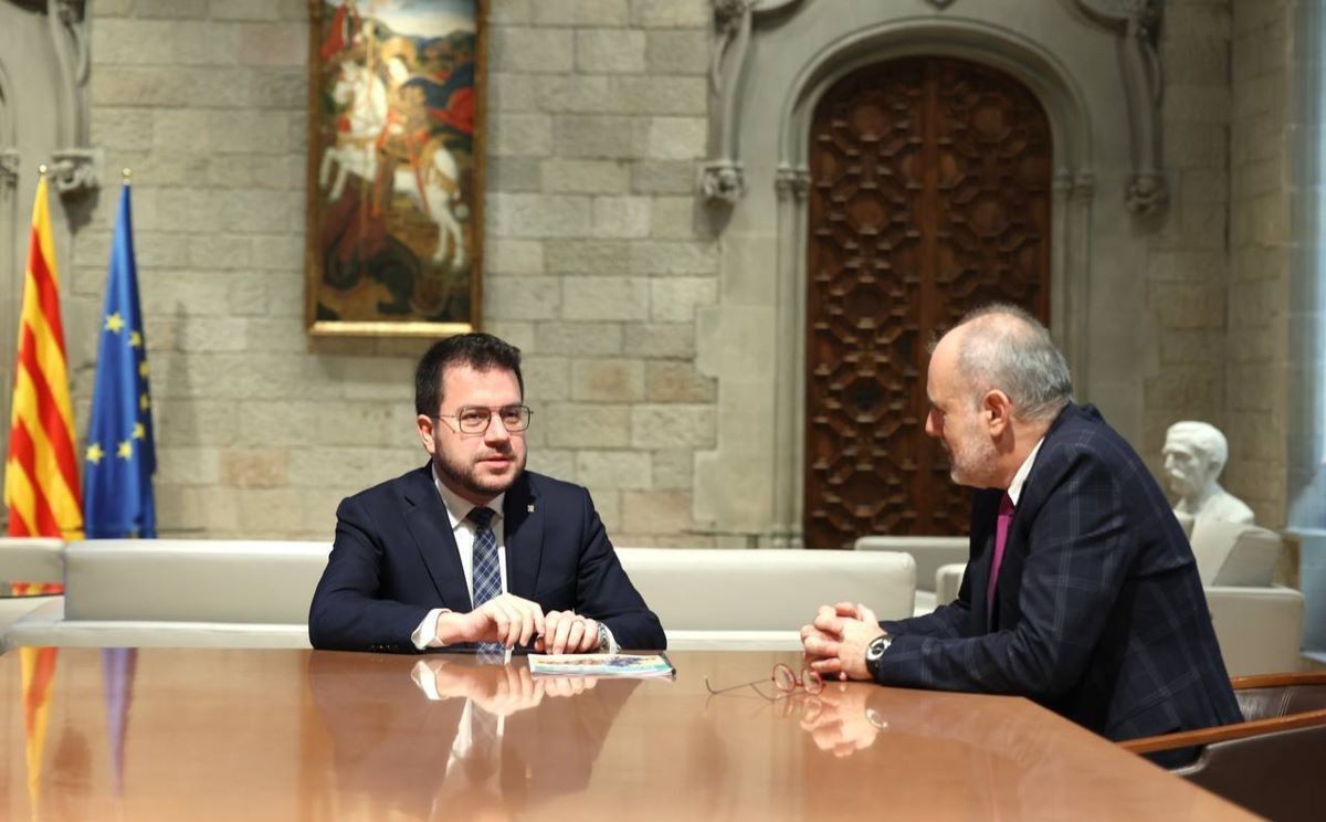 Pere Aragonès amb Joan Ridao, director de l'IEA.