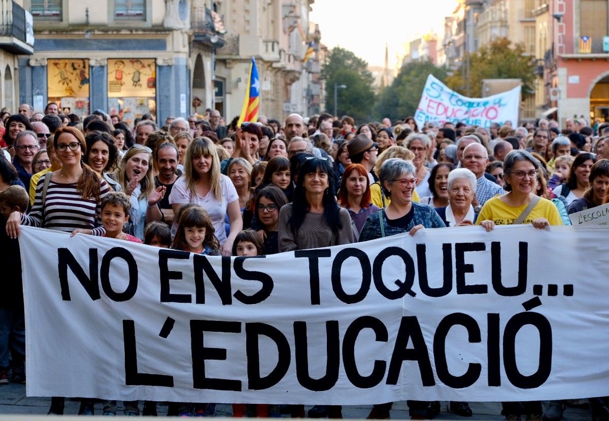 Concentració en defensa de l'escola catalana a Vic