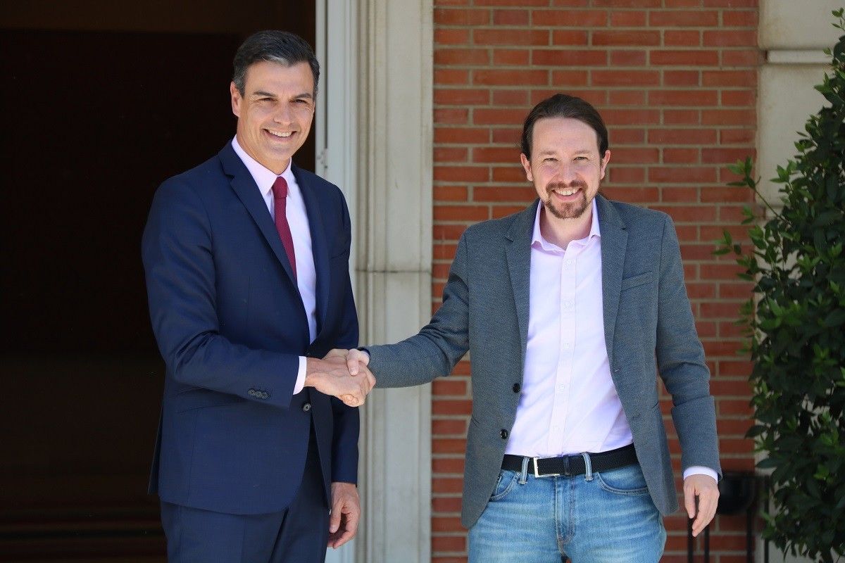 El president en funcions, Pedro Sánchez, i el líder de Podem, Pablo Iglesias, a la Moncloa
