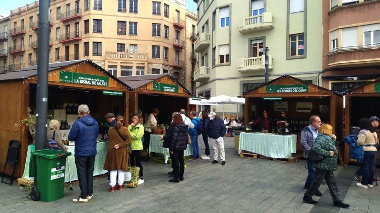 La fira de l'Oli de la DOP Siurana, a la plaça Corsini de Tarragona.