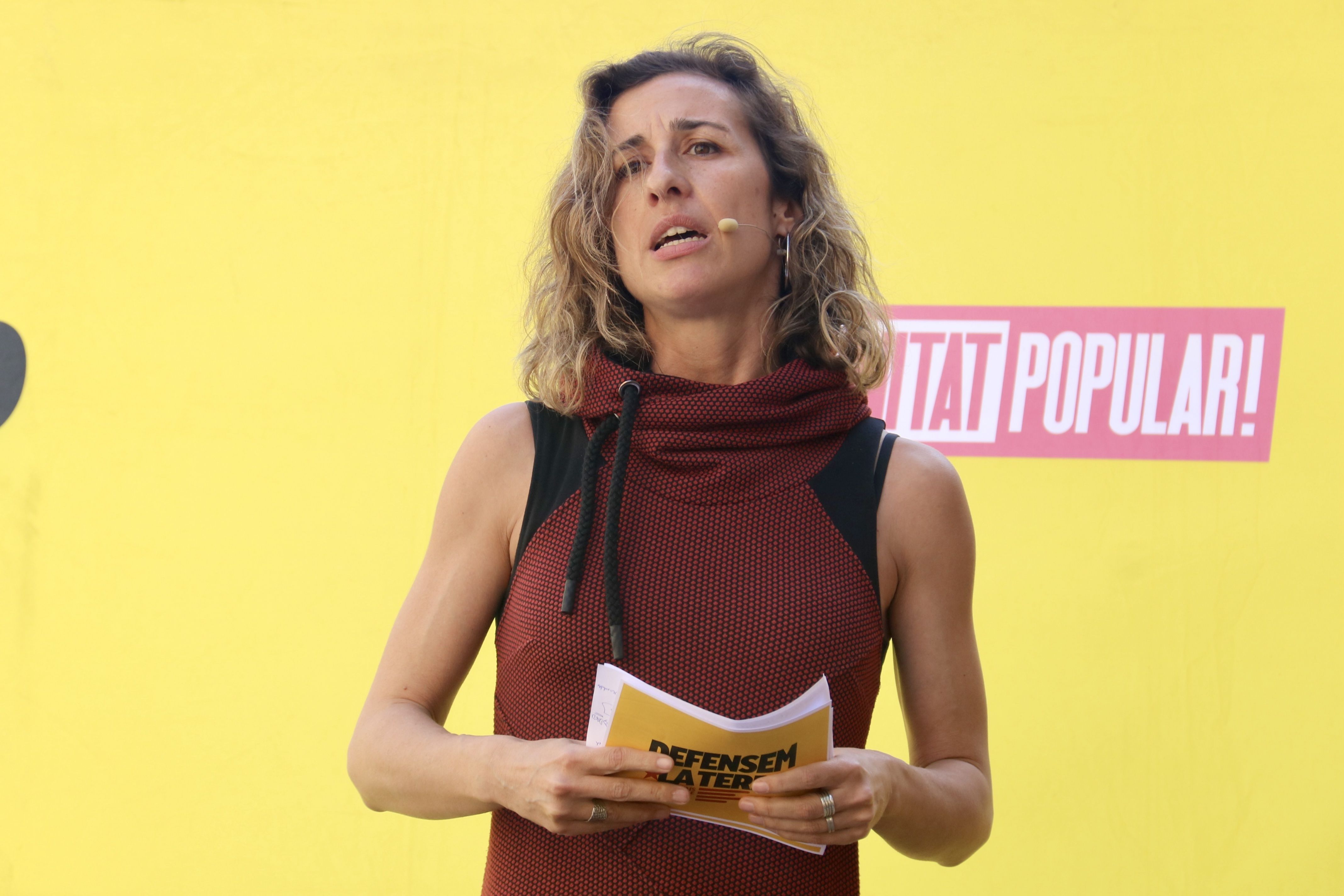 La candidata de la CUP el 12-M, Laia Estrada, en l'acte del partit a Vilafranca del Penedès