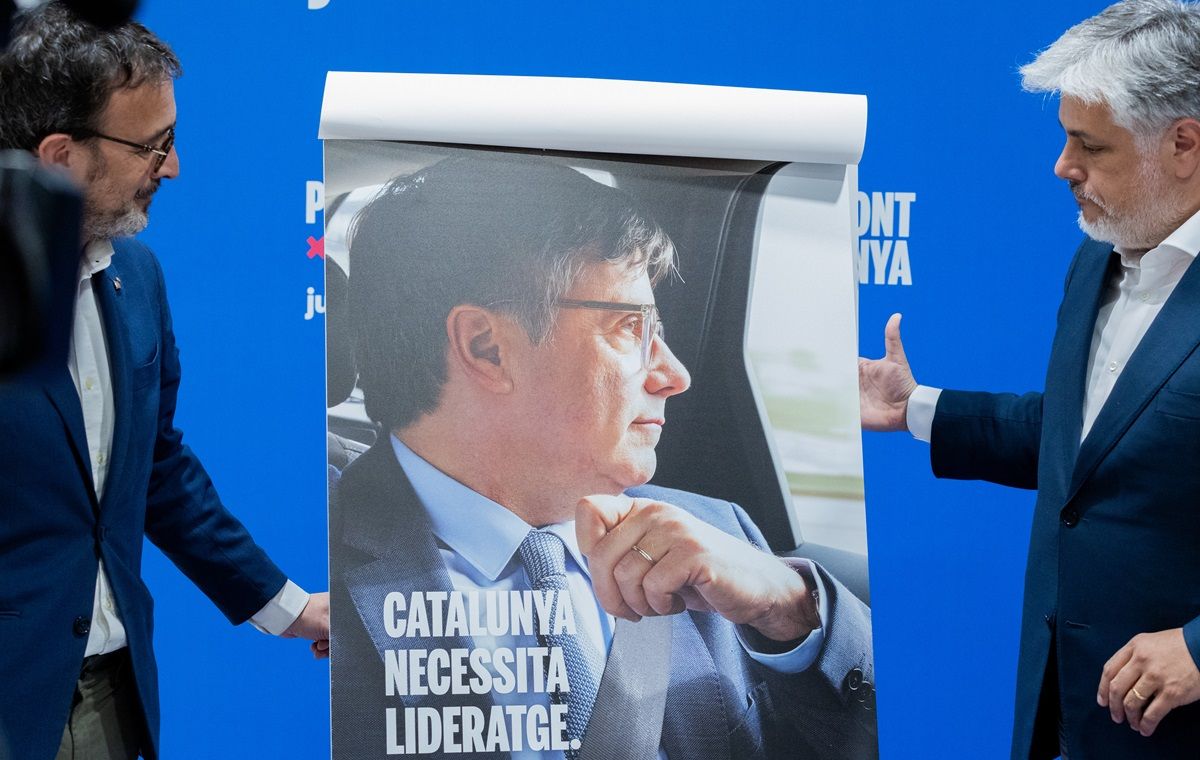 Batet i Rius presenten el cartell electoral de Puigdemont.